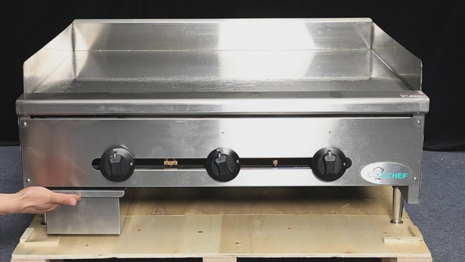 Load video: 48" 120,000 BTU Commercial Gas Griddle 4 Burner